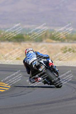 media/Oct-09-2022-SoCal Trackdays (Sun) [[95640aeeb6]]/Turn 14 Backside (1125am)/